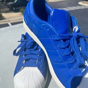 Blue shell toe adidas